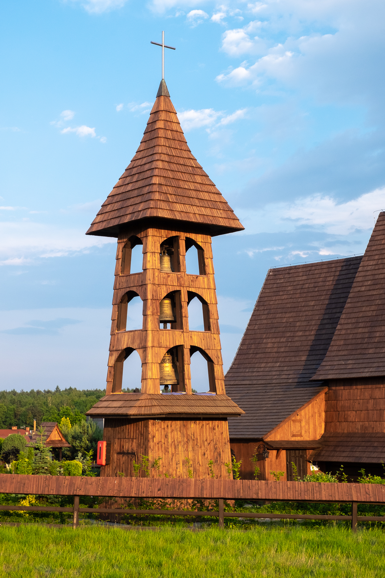 Przykościelna dzwonnica